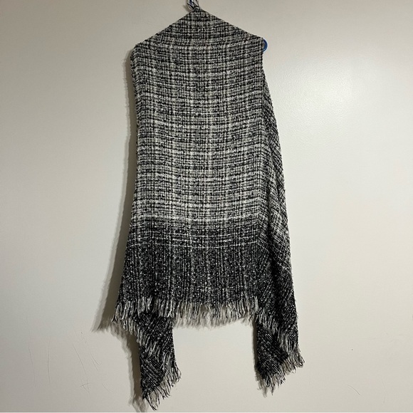 Women’s Lildy Waterfall Sweater Vest Plaid Open Front Size XL Fringe Tan Blk Wht - Picture 2 of 7